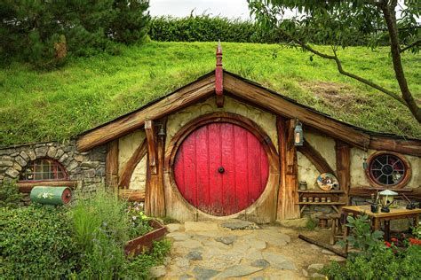 hobbit-house.jpg